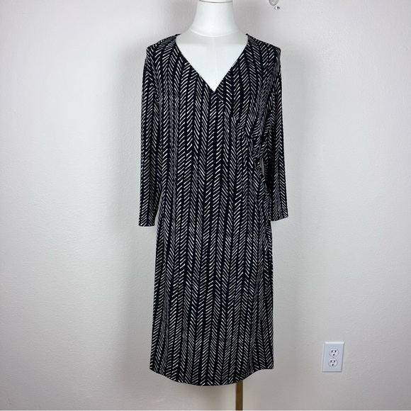 Chicos Travelers Dress Womens 1 Small Graphic Rosemary Wrap Long sleeve Black - Picture 10 of 11